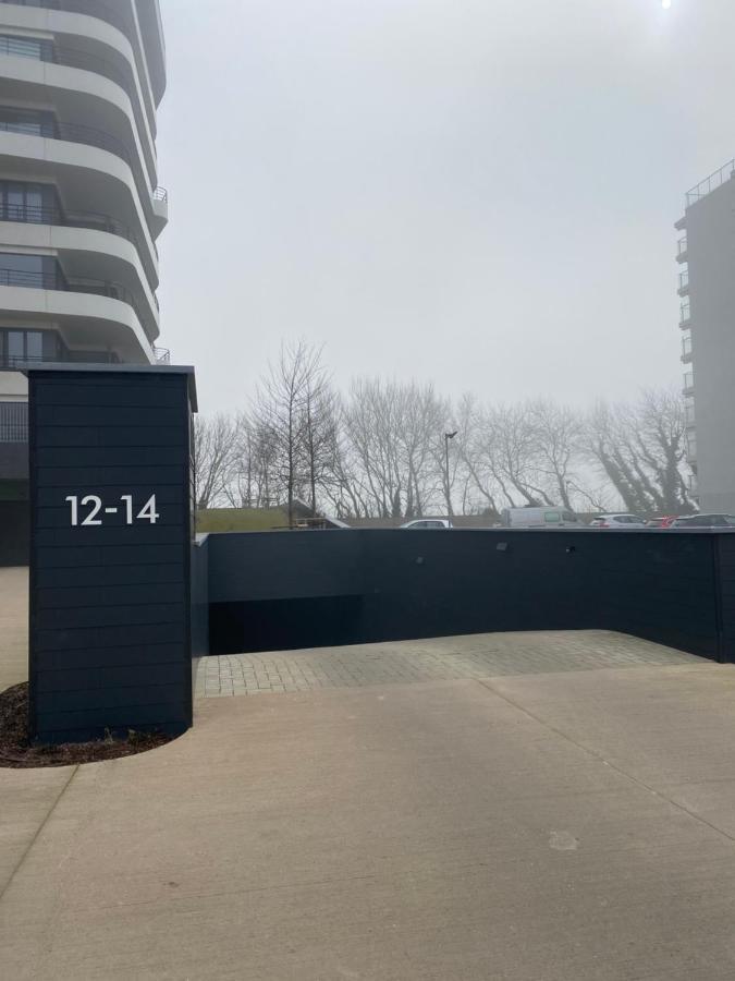 Lichtrijk 2-Slaapkamerappartement Met Zeezicht En Gratis Parking 오스텐드 외부 사진