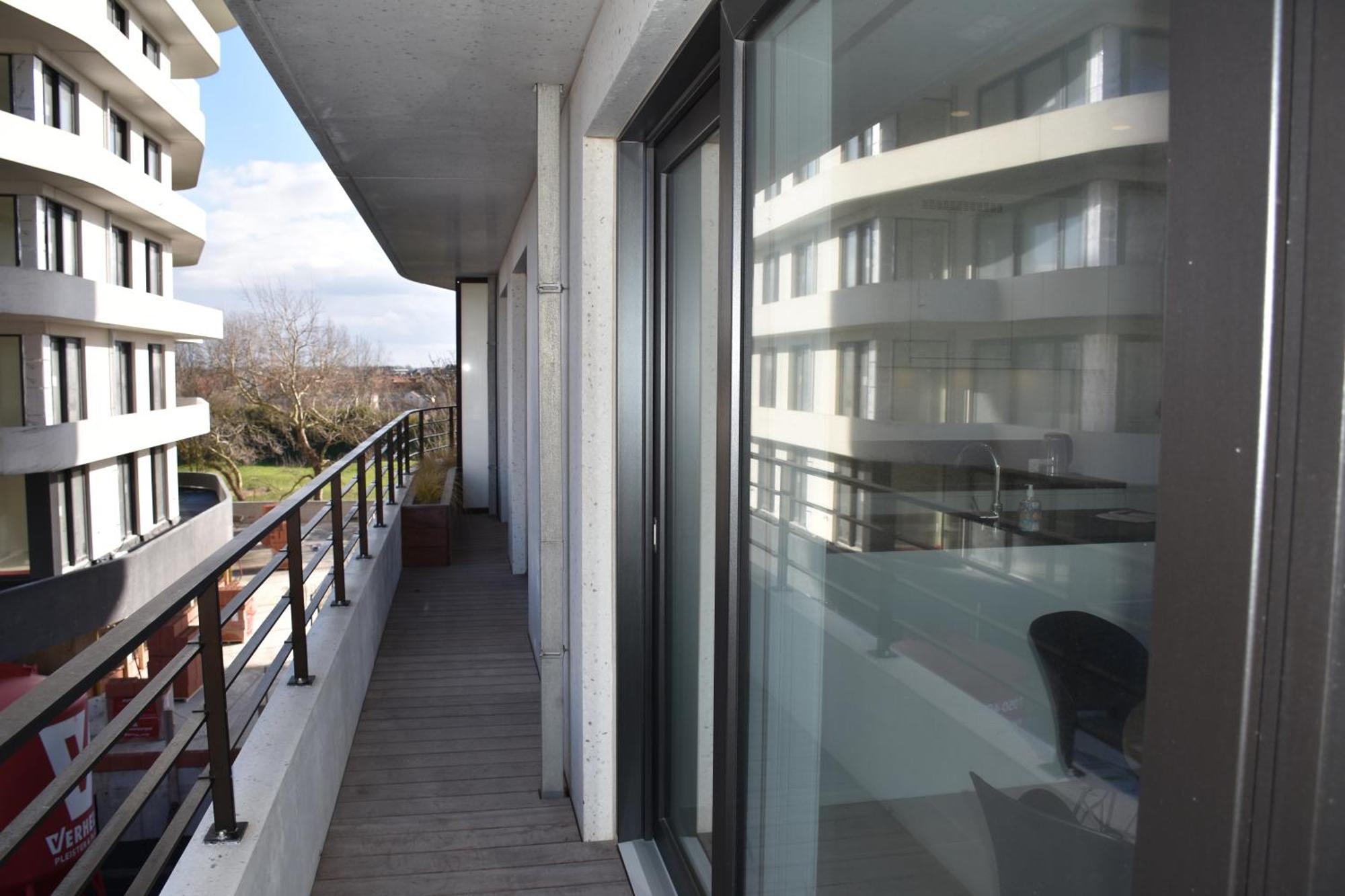Lichtrijk 2-Slaapkamerappartement Met Zeezicht En Gratis Parking 오스텐드 외부 사진